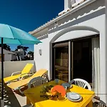 #029 Oura Village Apartment Pool & Nightlife Apartamento